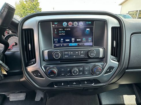 Used 2018 GMC Sierra 1500 SLE w/ SLE Value Package AWD/4WD image 8