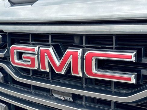 Used 2023 GMC Sierra 1500 AT4 w/ Technology Package AWD/4WD image 11