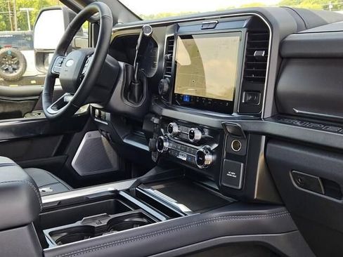 New 2026 Ford F250 Platinum w/ FX4 Off-Road Package AWD/4WD image 8