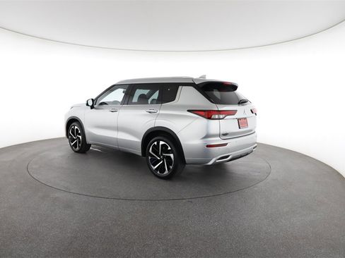 Used 2023 Mitsubishi Outlander SEL image 9