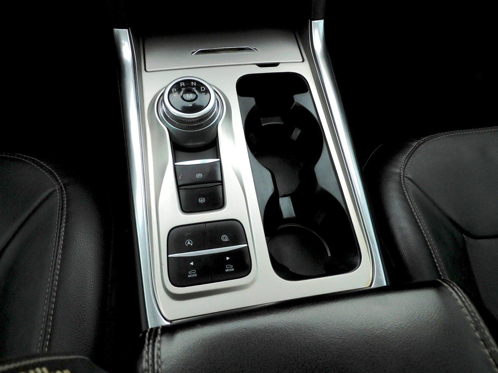 Used 2020 Ford Explorer Limited RWD image 12