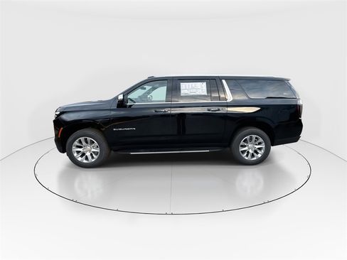 New 2026 Chevrolet Suburban Premier image 5