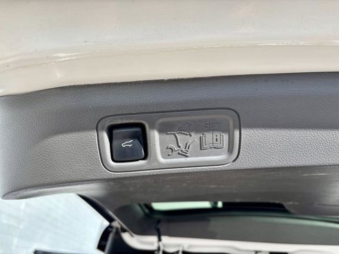 Used 2018 Ford Expedition Max Limited image 17