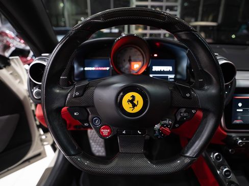 Used 2018 Ferrari GTC4Lusso T image 23