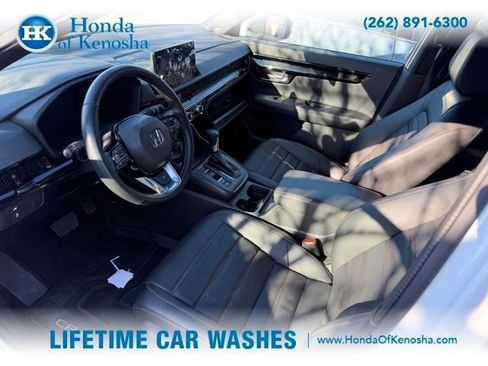 Used 2025 Honda CR-V Sport Touring image 4