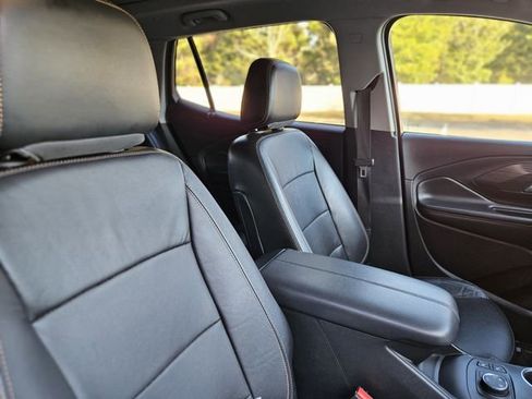 Used 2018 GMC Terrain SLT w/ Preferred Package image 14