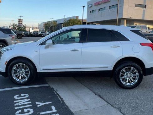 Used 2017 Cadillac XT5 Luxury w/ Driver Awareness Package image 5