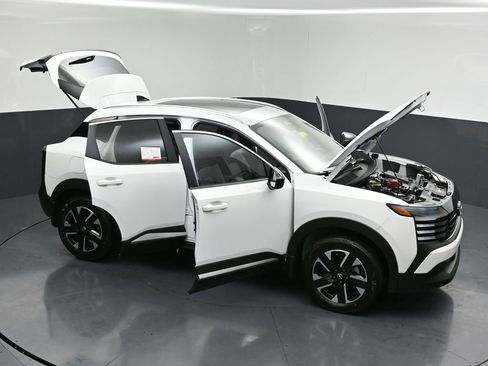 New 2026 Nissan Kicks SV w/ SV Premium Package AWD/4WD image 30