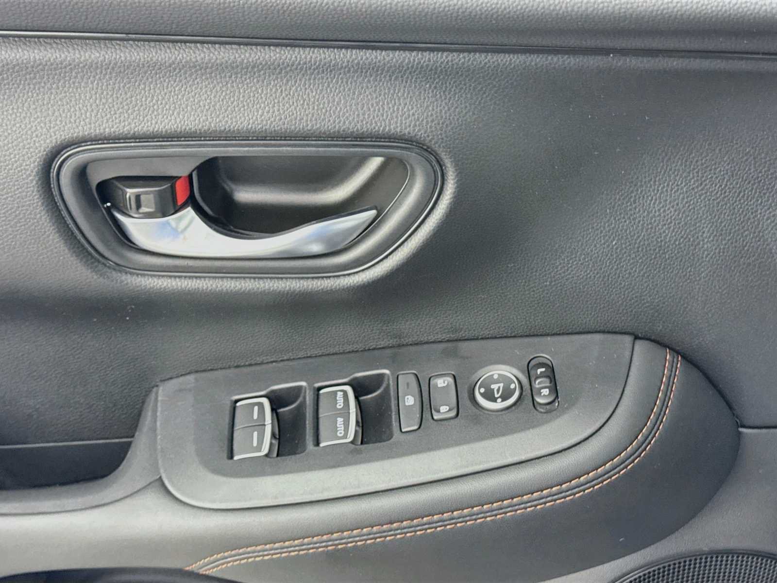Certified 2025 Honda HR-V Sport image 14