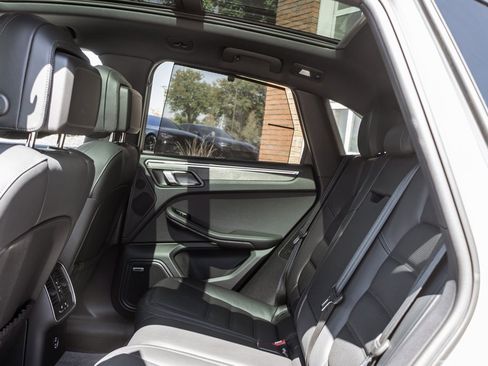 Used 2023 Porsche Macan GTS w/ Premium Package Plus image 30