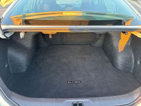 Used 2025 Nissan Altima 2.5 SV image 30