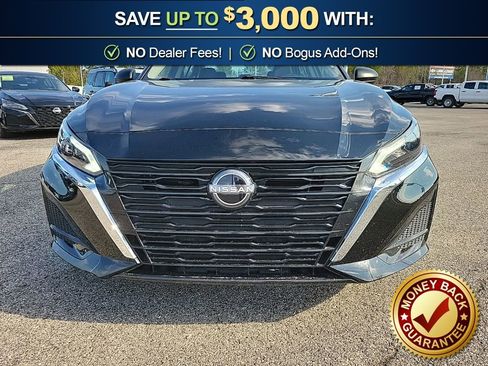 Used 2025 Nissan Altima 2.5 SV image 2