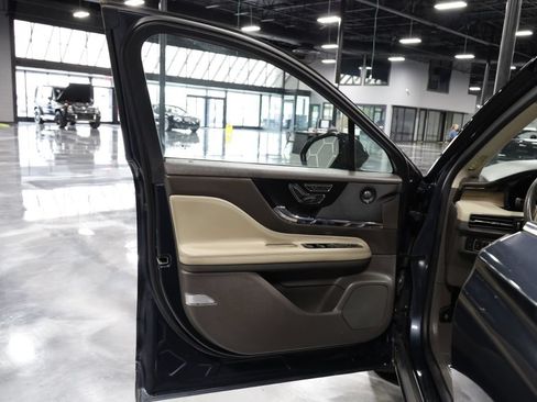 Used 2020 Lincoln Corsair Reserve w/ Equipment Group 201A FWD image 10