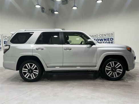 Used 2023 Toyota 4Runner Limited image 9
