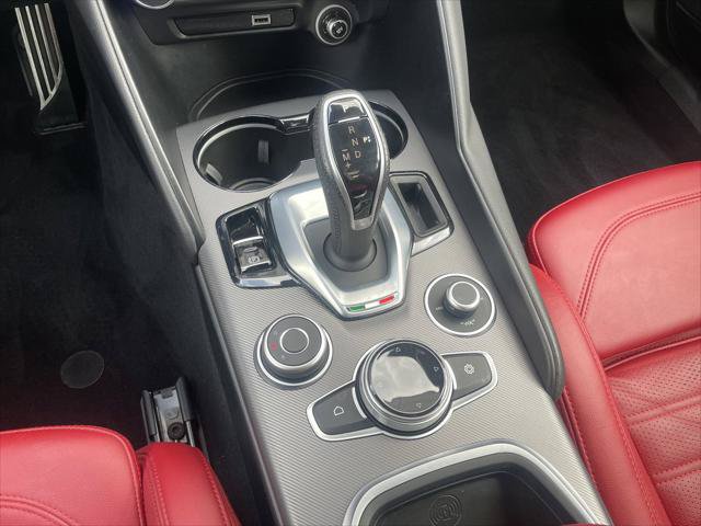 Certified 2022 Alfa Romeo Giulia Veloce AWD/4WD image 25
