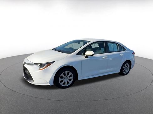 Used 2021 Toyota Corolla LE w/ Carpet Mat Package (TMS) image 8