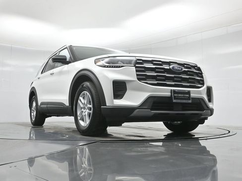 New 2026 Ford Explorer Active RWD image 46