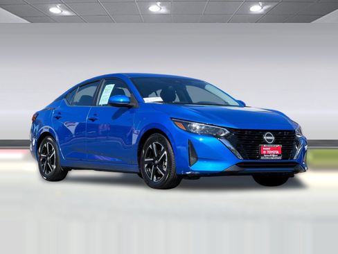 Used 2025 Nissan Sentra SV FWD image 7
