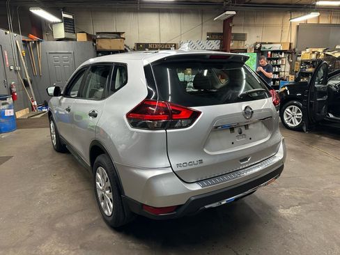 Used 2018 Nissan Rogue S FWD image 7