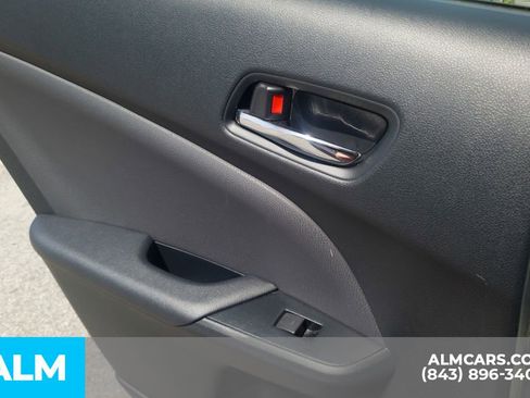 Used 2022 Toyota Prius LE FWD image 24