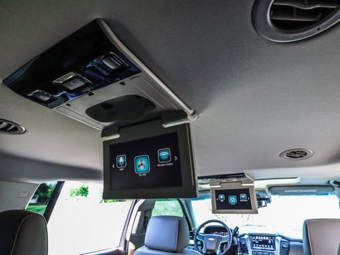 Used 2020 Chevrolet Suburban Premier image 20