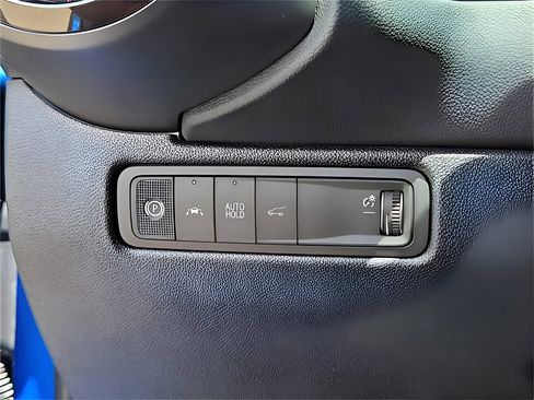 New 2025 Chevrolet Equinox EV RS image 18