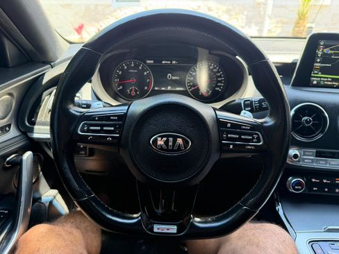 Used 2018 Kia Stinger GT2 image 31