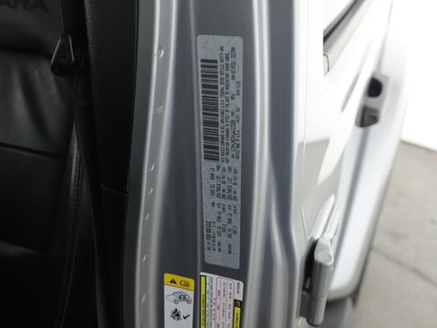 Used 2018 Jeep Wrangler Unlimited Sahara image 8