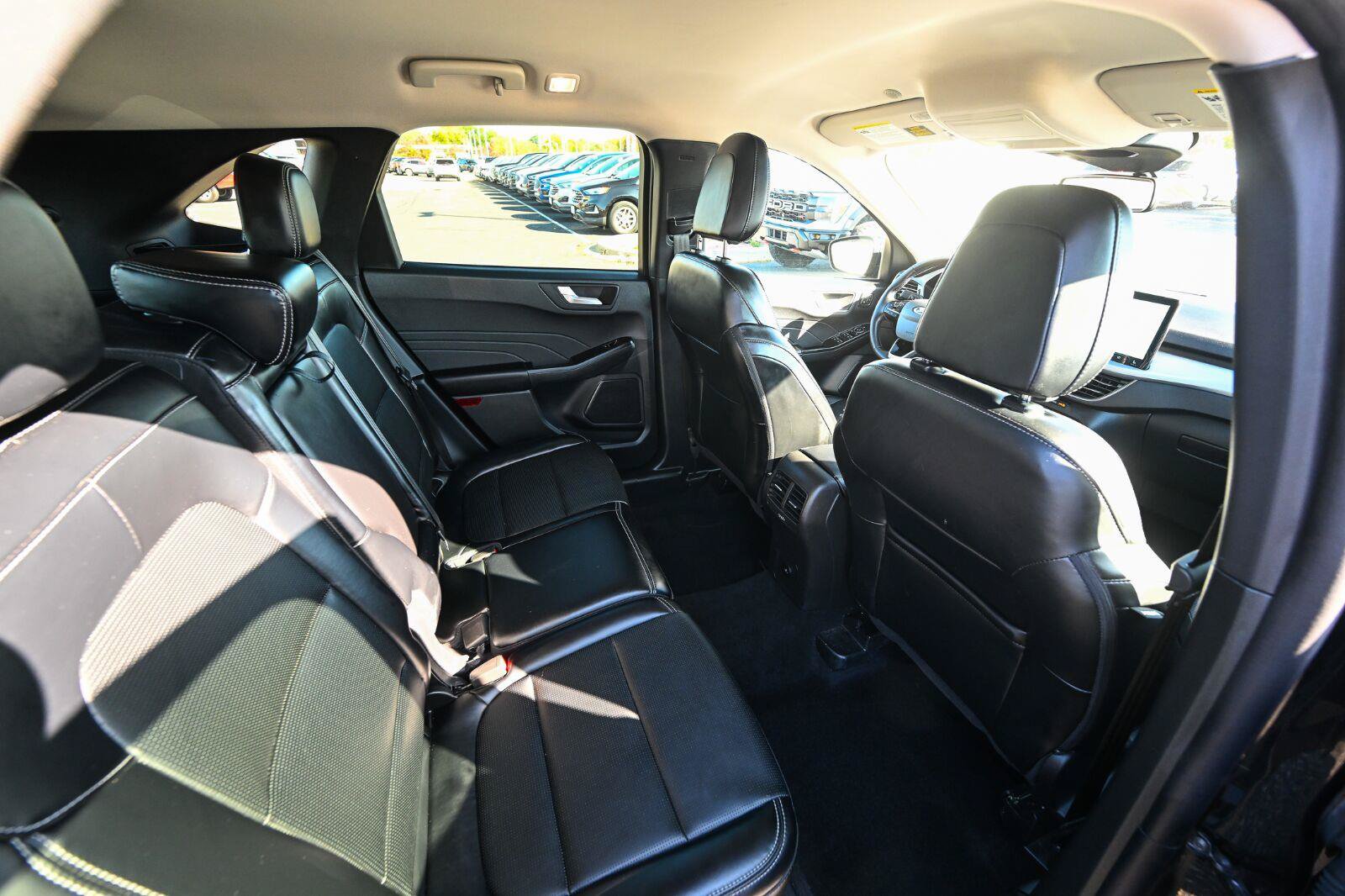 Certified 2025 Ford Escape Platinum AWD/4WD image 28
