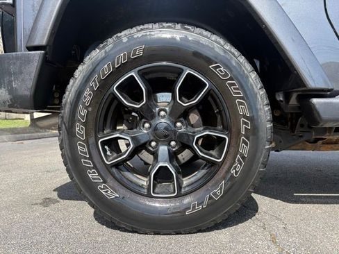 Used 2017 Jeep Wrangler Sahara image 14