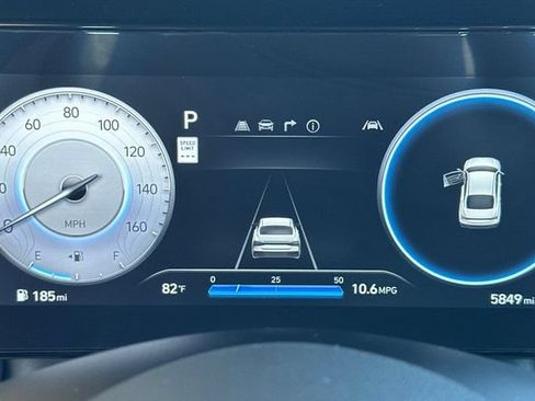 Certified 2025 Hyundai Elantra Limited FWD image 31