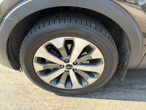 Used 2022 Kia Telluride S FWD image 10