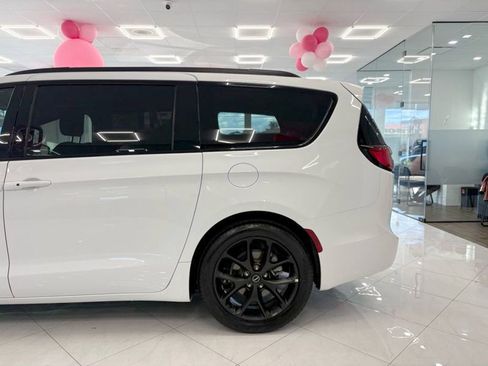 Used 2026 Chrysler Pacifica Limited w/ S Appearance Package image 7