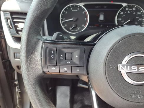 Used 2022 Nissan Rogue SV FWD image 7