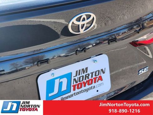 Used 2025 Toyota Camry SE image 12