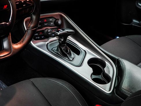 Used 2022 Dodge Challenger R/T image 18