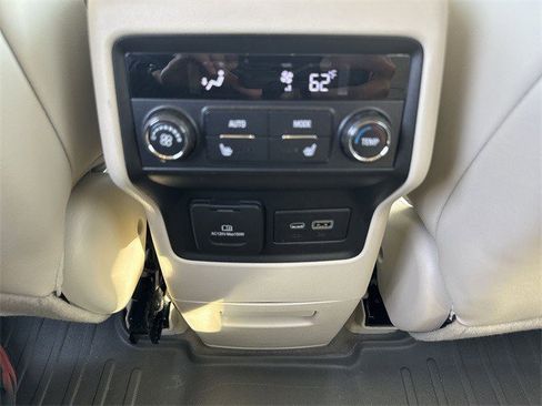 Used 2021 GMC Acadia Denali w/ Denali Ultimate Package image 26