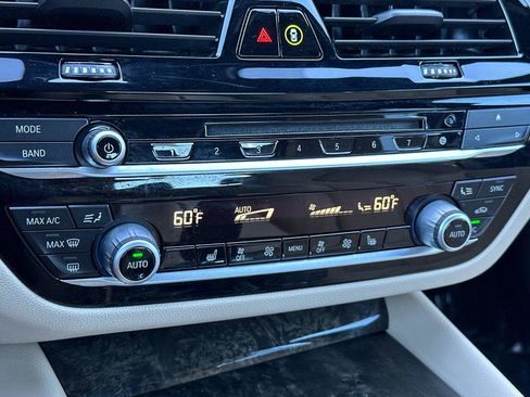 Used 2018 BMW 530e w/ Premium Package 2 image 19