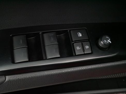 Certified 2025 Toyota Camry SE image 19