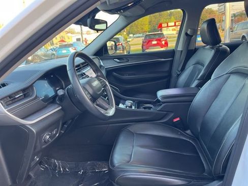 Used 2022 Jeep Grand Cherokee L Limited image 7