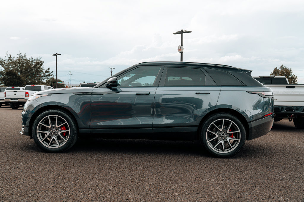 Used 2025 Land Rover Range Rover Velar Dynamic SE AWD/4WD image 4