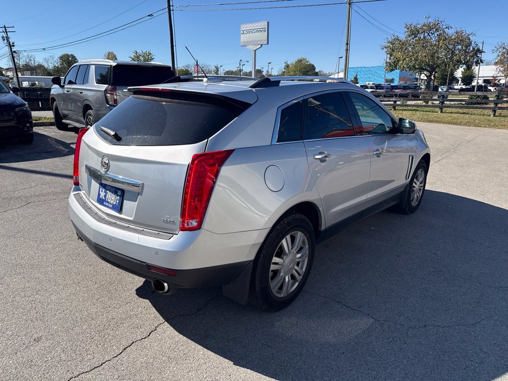 Used 2016 Cadillac SRX Luxury FWD image 3