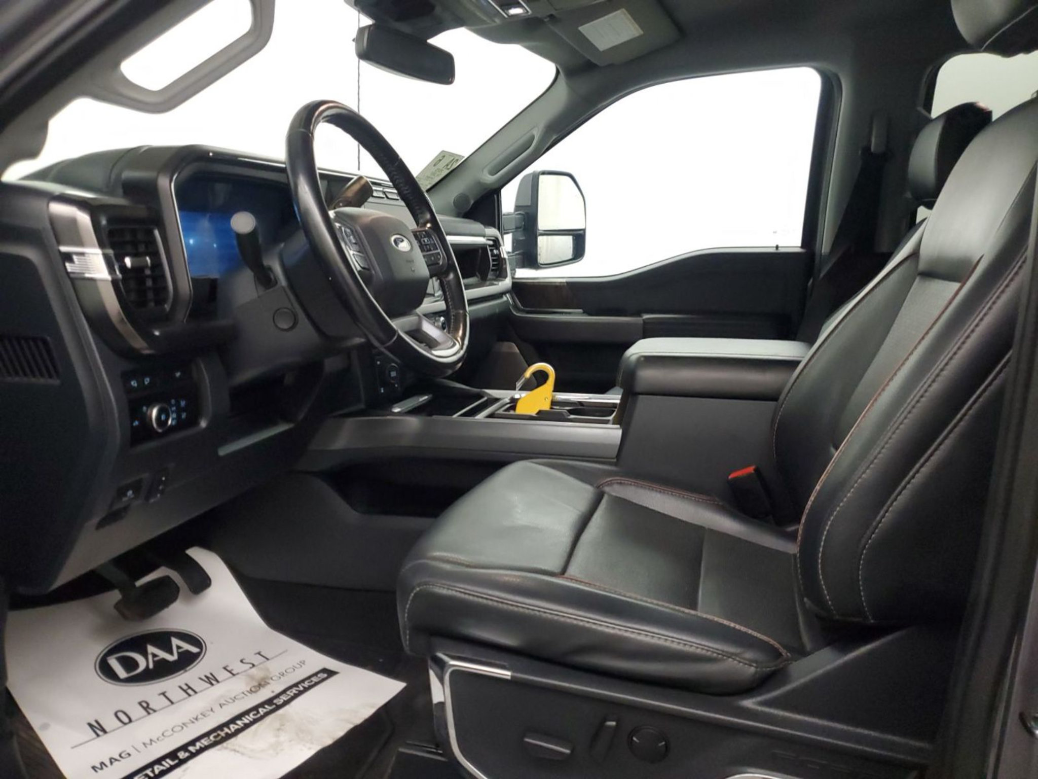 Used 2023 Ford F350 Lariat w/ Tow Technology Package AWD/4WD image 5
