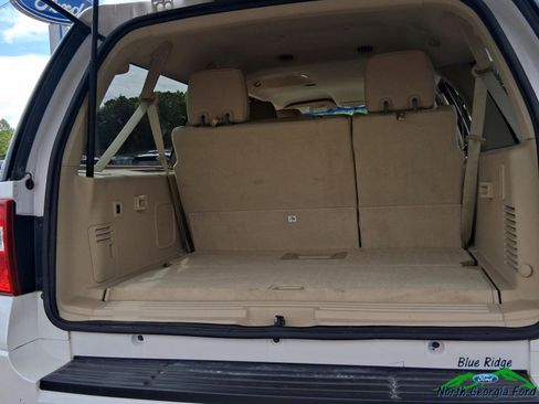 Used 2016 Ford Expedition EL XLT w/ Equipment Group 202A AWD/4WD image 17
