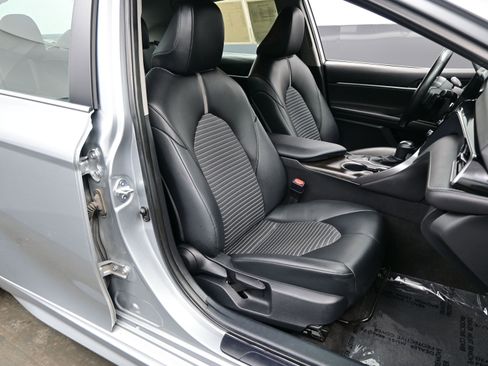 Used 2023 Toyota Camry SE image 14