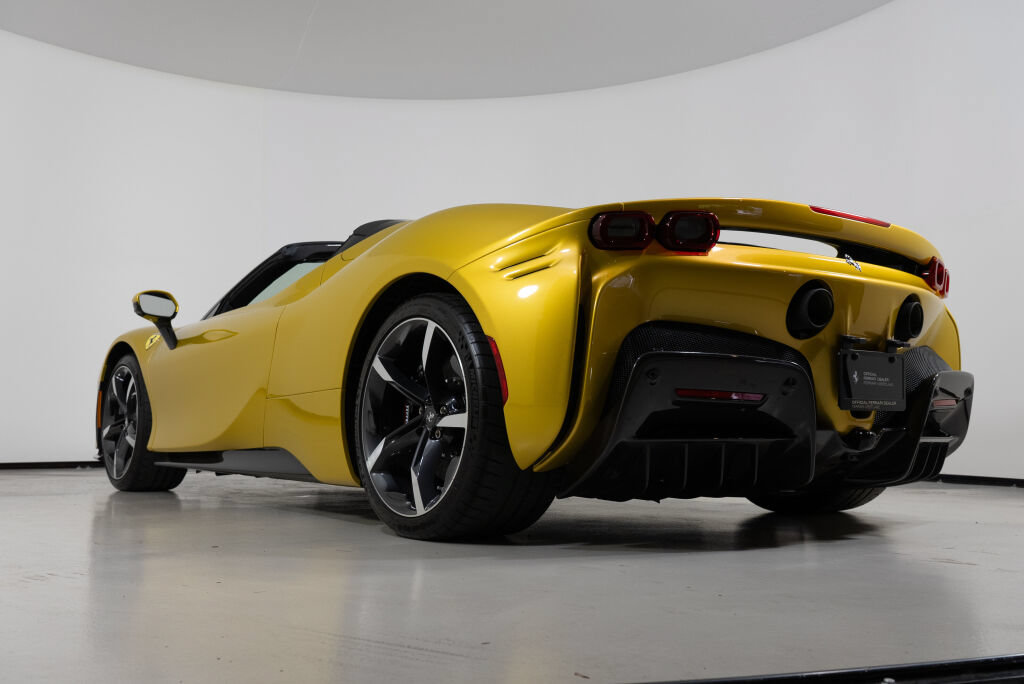 Used 2022 Ferrari SF90 Spider AWD/4WD image 24