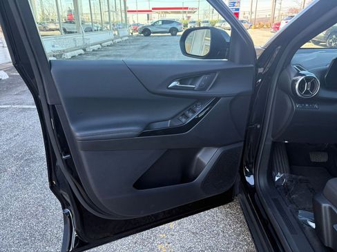 Used 2025 Chevrolet Equinox LT image 18