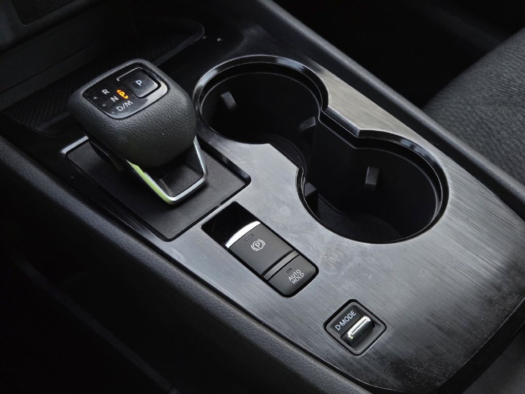 Certified 2024 Nissan Rogue SV FWD image 23