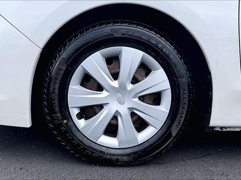Used 2014 Subaru Impreza 2.0i AWD/4WD image 9