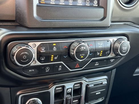 Used 2022 Jeep Wrangler Unlimited Sport image 20